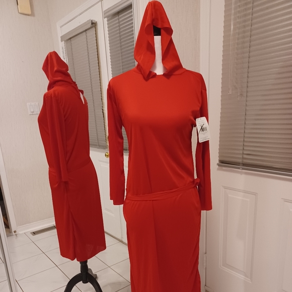 4/$30 Red Hooded Robe - Boys O/S (up to 12) - Picture 1 of 5